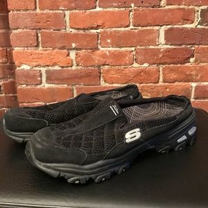Sketchers slip-on sneakers